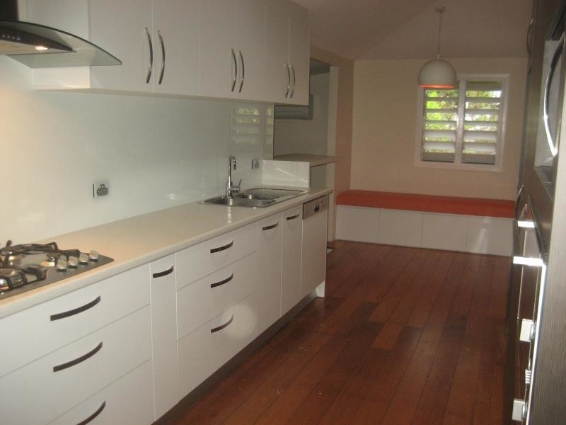 15 Harold Street, West End QLD 4810